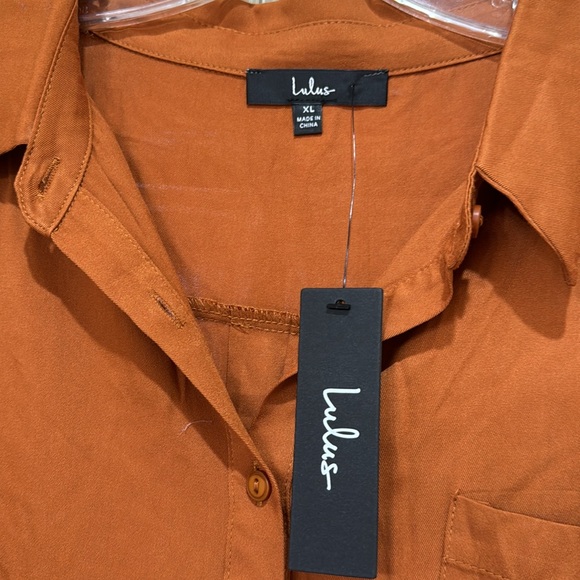 NWT Blythe Rust Brown Short Sleeve Button-Up Top - Picture 4 of 6